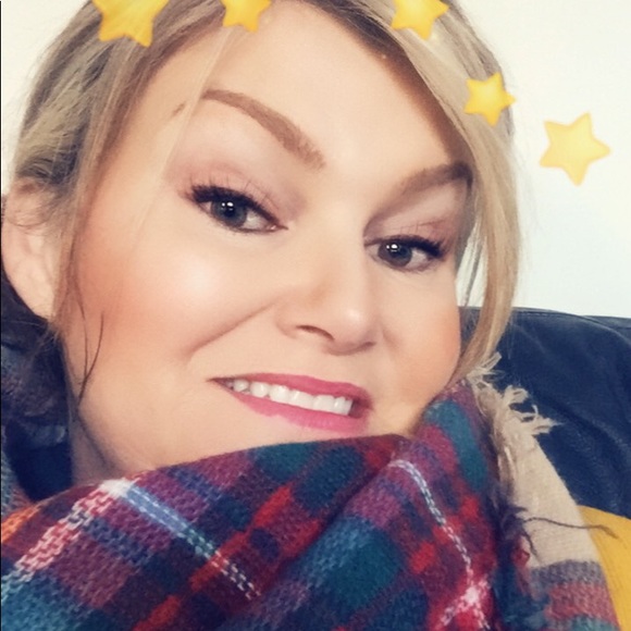 Meet your Posher, Kim - Picture 1 of 1